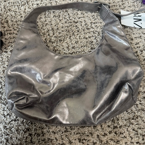 Zara Silver Hobo Bag with Metallic Finish - Picture 4 of 4